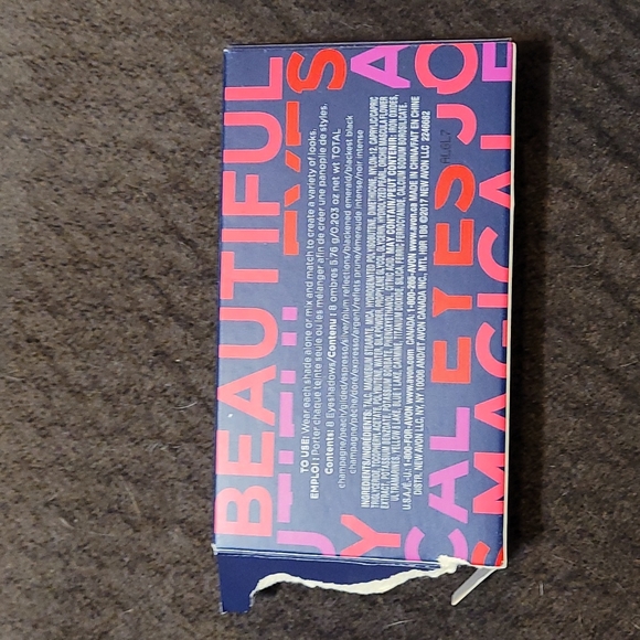 Avon eyeshadow palette - Picture 3 of 6
